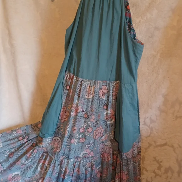 Boden 100% cotton halter maxi dress. - Picture 6 of 11